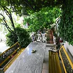 House Isabel *