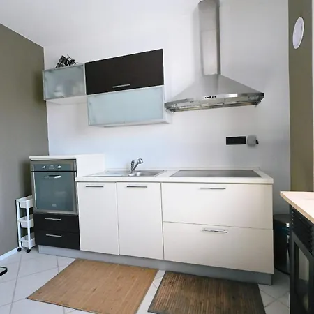 Apartman House Isabel Zára