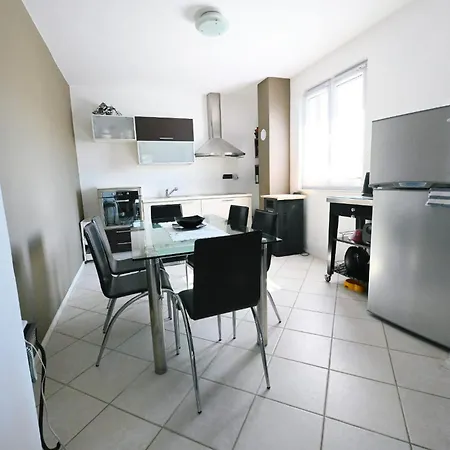 Apartman House Isabel Zára