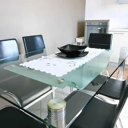 House Isabel Apartman